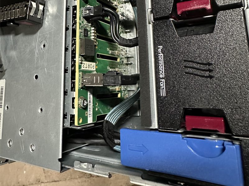 HPE ProLiant Internals - Drive backplanes, fans and cages